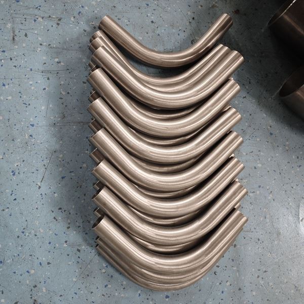 Specialios formos titano alkūnė